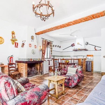 3 Bedroom Awesome Home In Rute Dış mekan fotoğraf