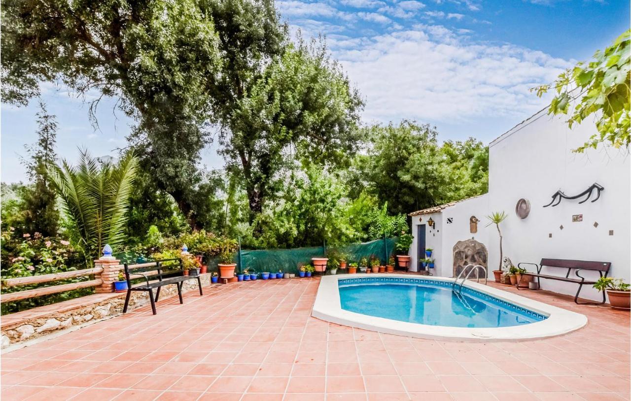 3 Bedroom Awesome Home In Rute Dış mekan fotoğraf
